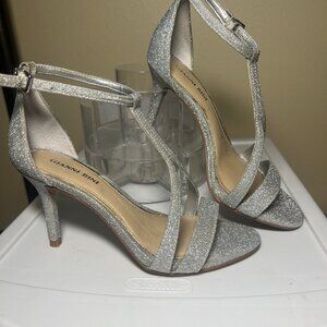 Gianni Bini Bridal Collection Shaylinn Glitter T-Strap Sandals Silver 5.…